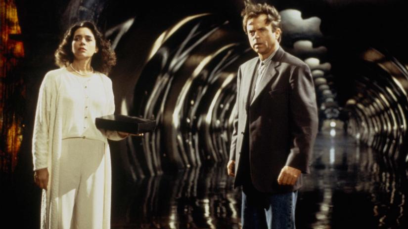 Çılgınlığın Ötesinde (In the Mouth of Madness) izlemek için tıklayınız.