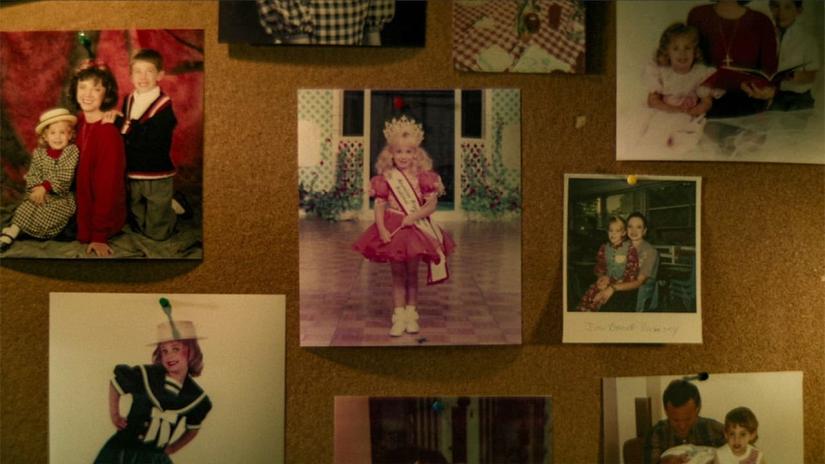 Çözülemeyen Vaka: JonBenét Ramsey'yi Kim Öldürdü? (Cold Case: Who Killed JonBenét Ramsey) izlemek için tıklayınız.