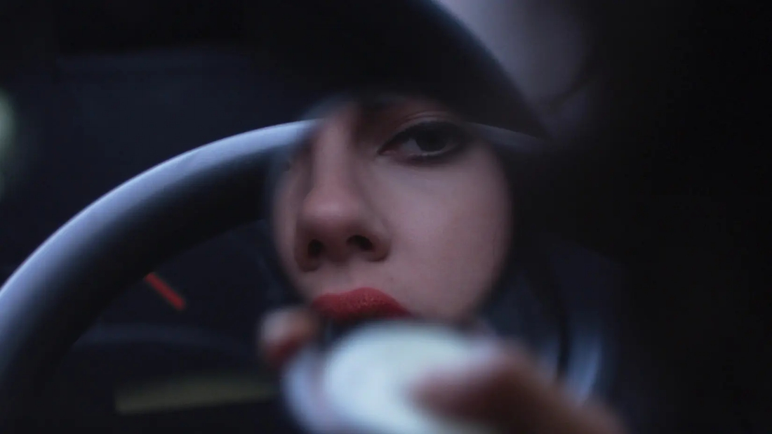 Derinin Altında (Under the Skin) izlemek için tıklayınız.