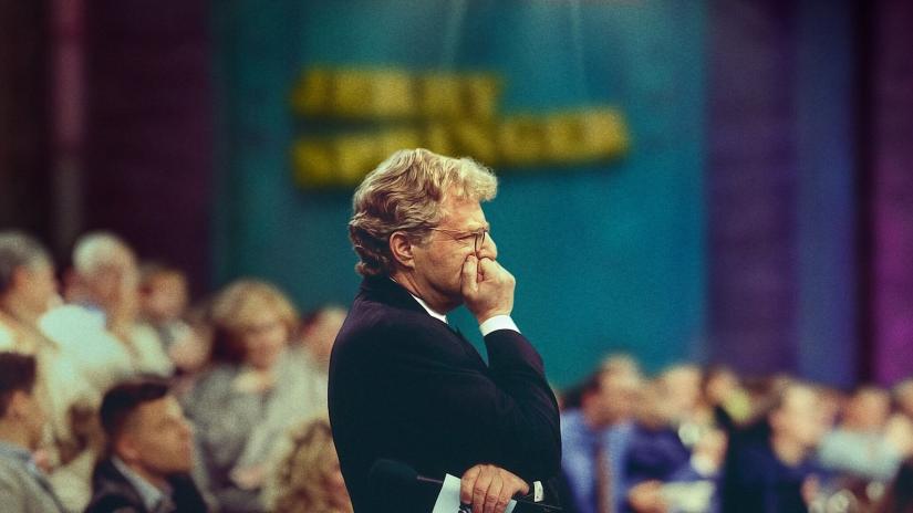 Jerry Springer: Kavga Dövüş, Kamera, Motor (Jerry Springer: Fights, Camera, Action) izlemek için tıklayınız.
