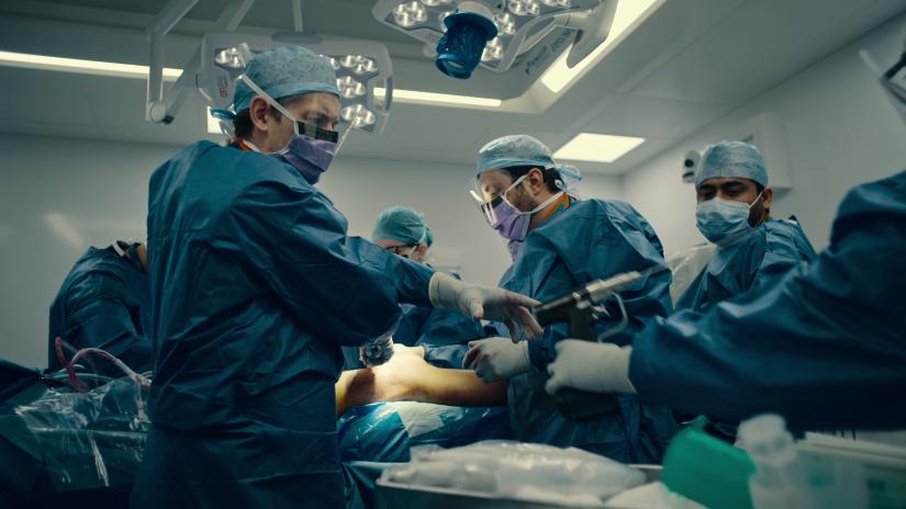 Kritik Saatler: Ölümle Yaşam Arasında (Critical: Between Life and Death) izlemek için tıklayınız.