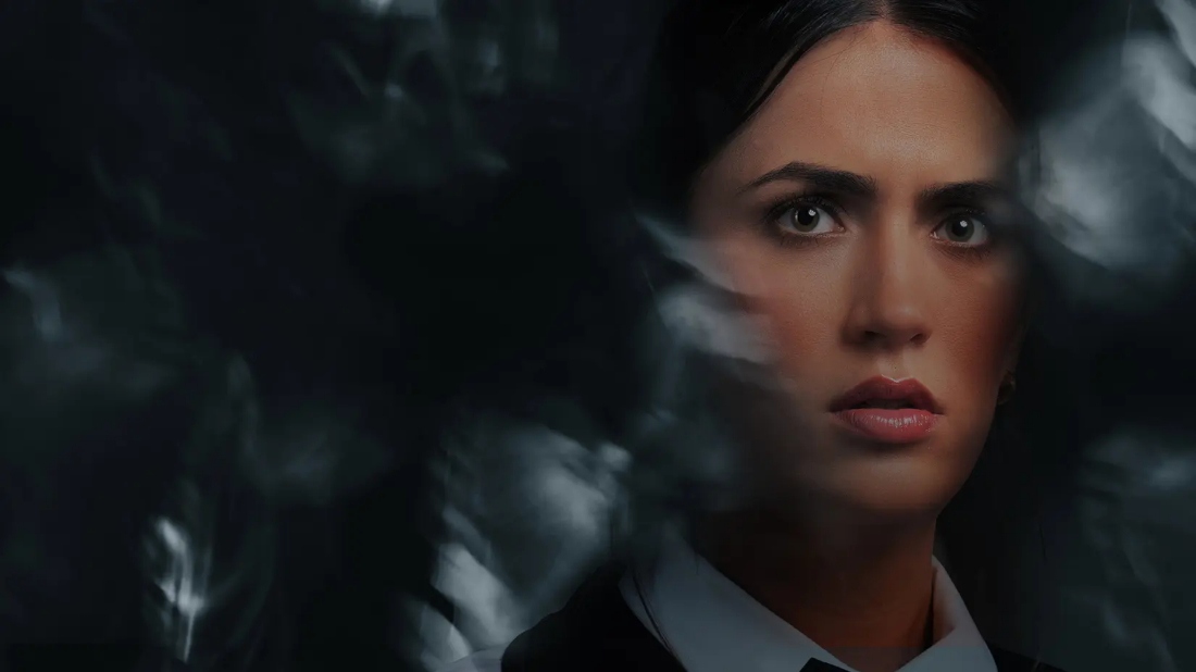 Murder in the Dark (A Scream In The Dark) izlemek için tıklayınız.
