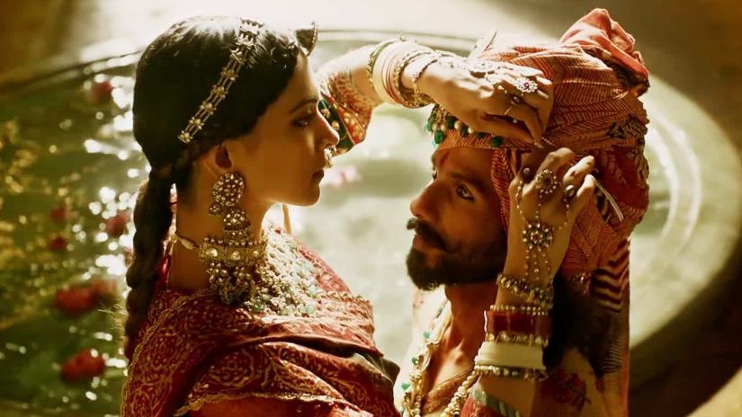 Padmaavat (Padmaavat) izlemek için tıklayınız.