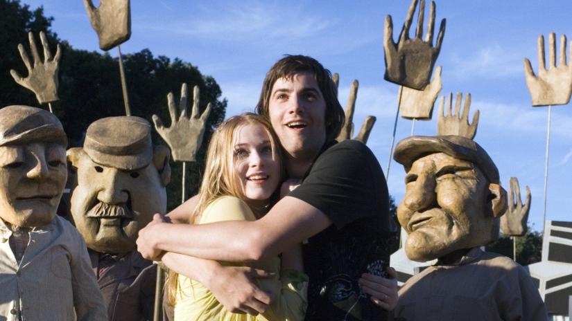 Across the Universe (Across the Universe) izlemek için tıklayınız.