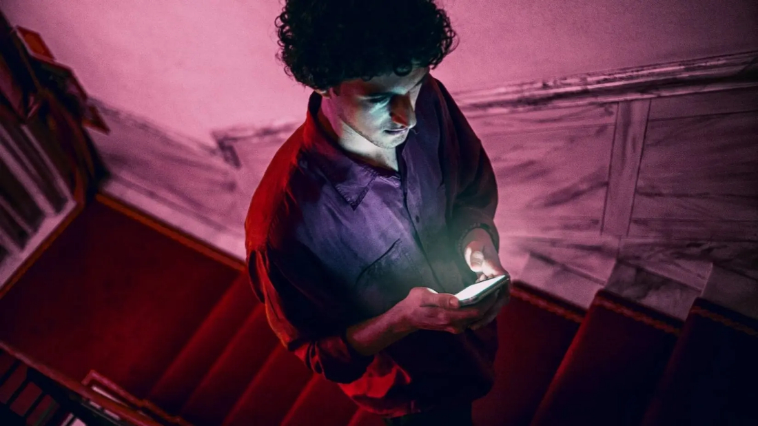 The App (The App) izlemek için tıklayınız.