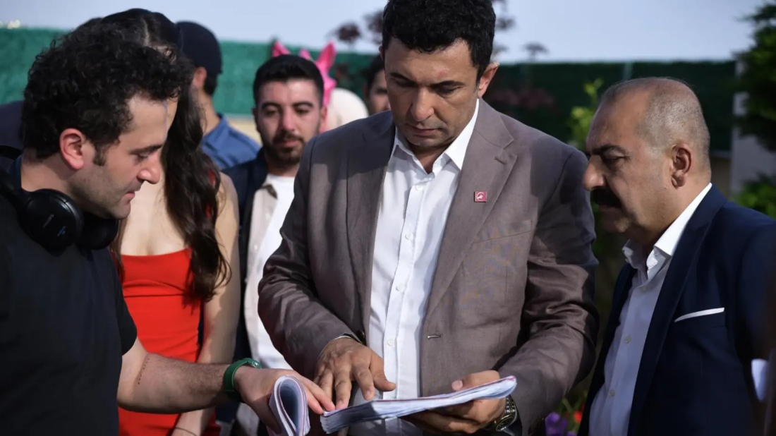 Veda Partisi (Veda Partisi) izlemek için tıklayınız.