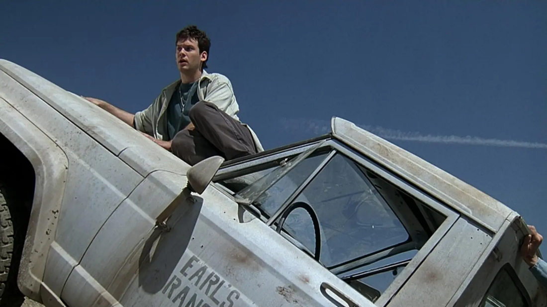 Yeraltı Canavarı 2: Artçı Şok (Tremors II: Aftershocks) izlemek için tıklayınız.