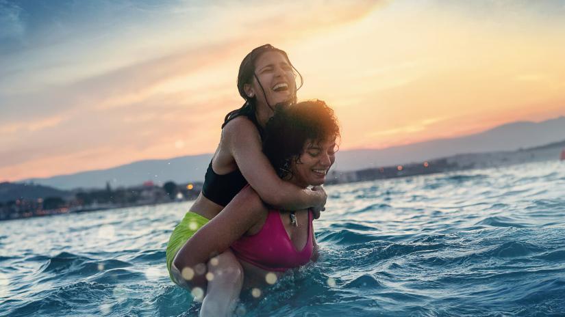 Yüzücüler (The Swimmers) izlemek için tıklayınız.