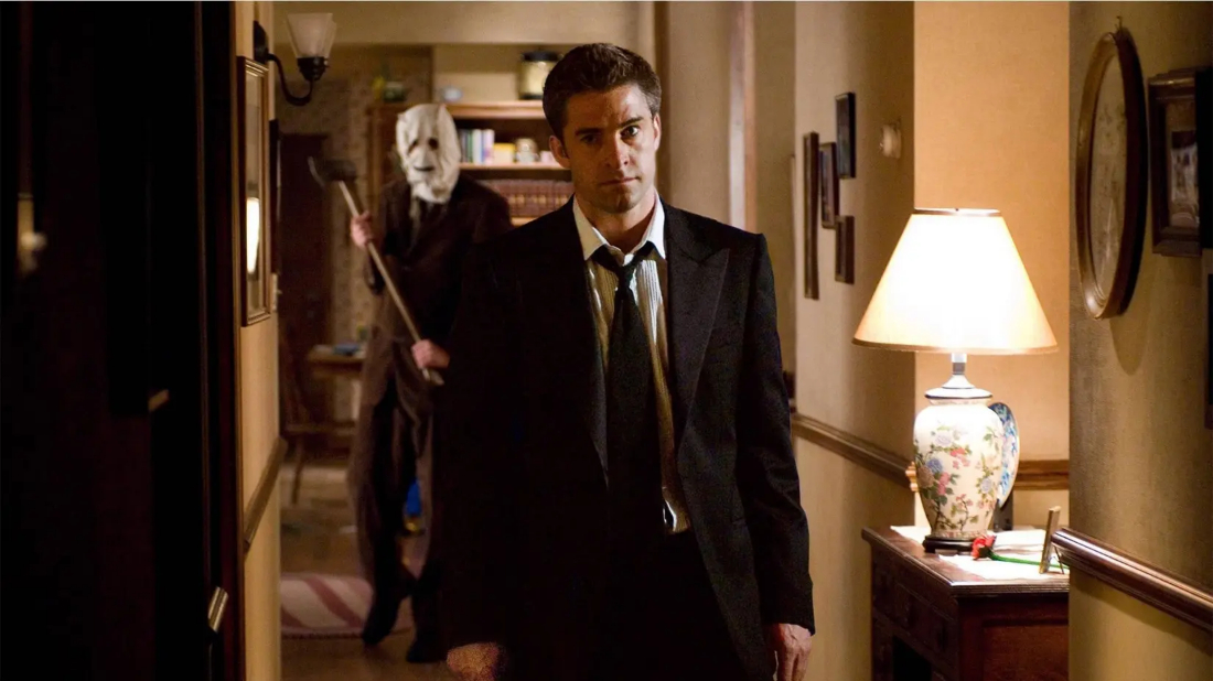 Ziyaretçiler (The Strangers) izlemek için tıklayınız.